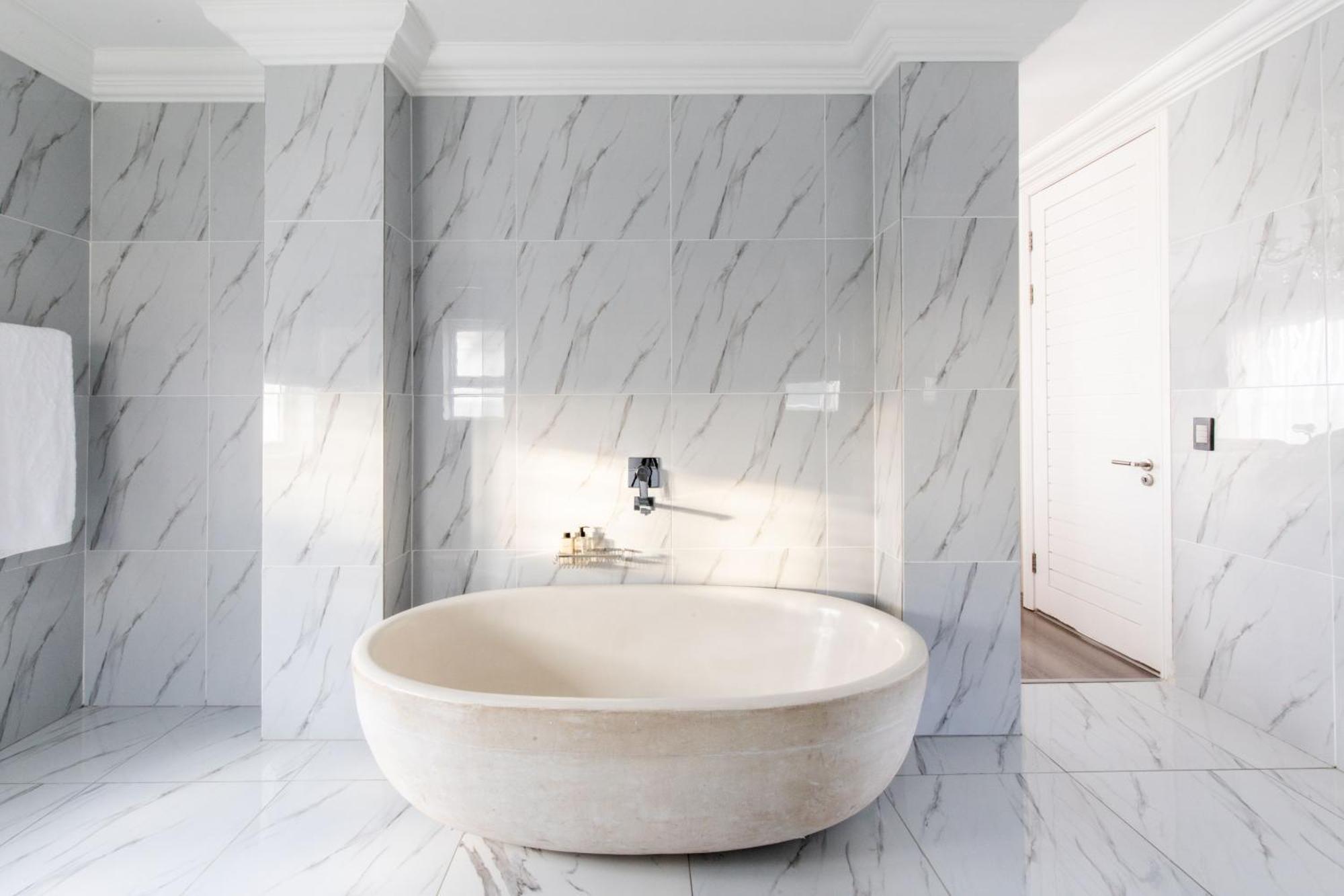 Dolphin Bay Boutique Hotel And Spa พอร์ตเอลิซาเบธ ภายนอก รูปภาพ