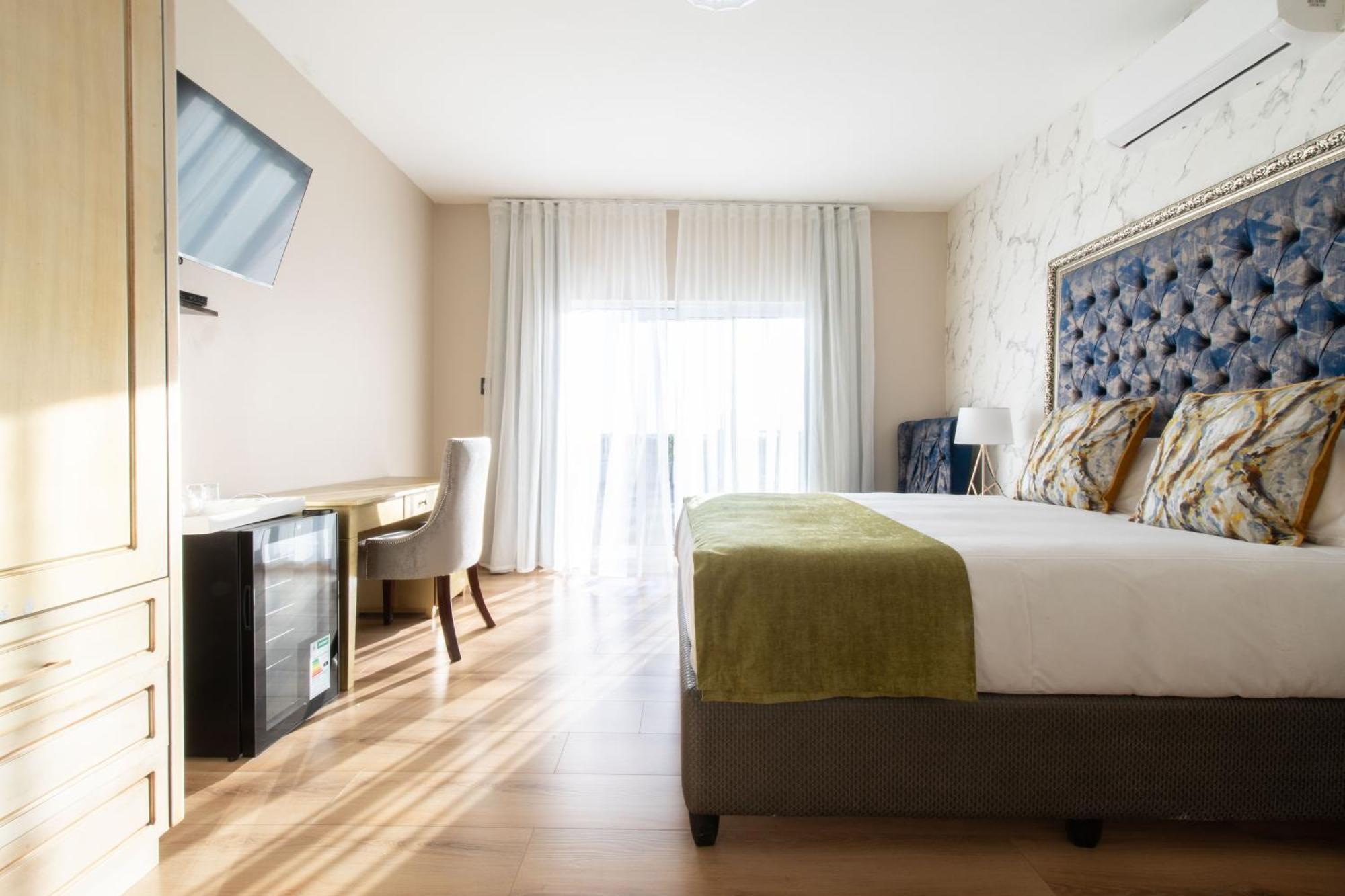 Dolphin Bay Boutique Hotel And Spa พอร์ตเอลิซาเบธ ภายนอก รูปภาพ
