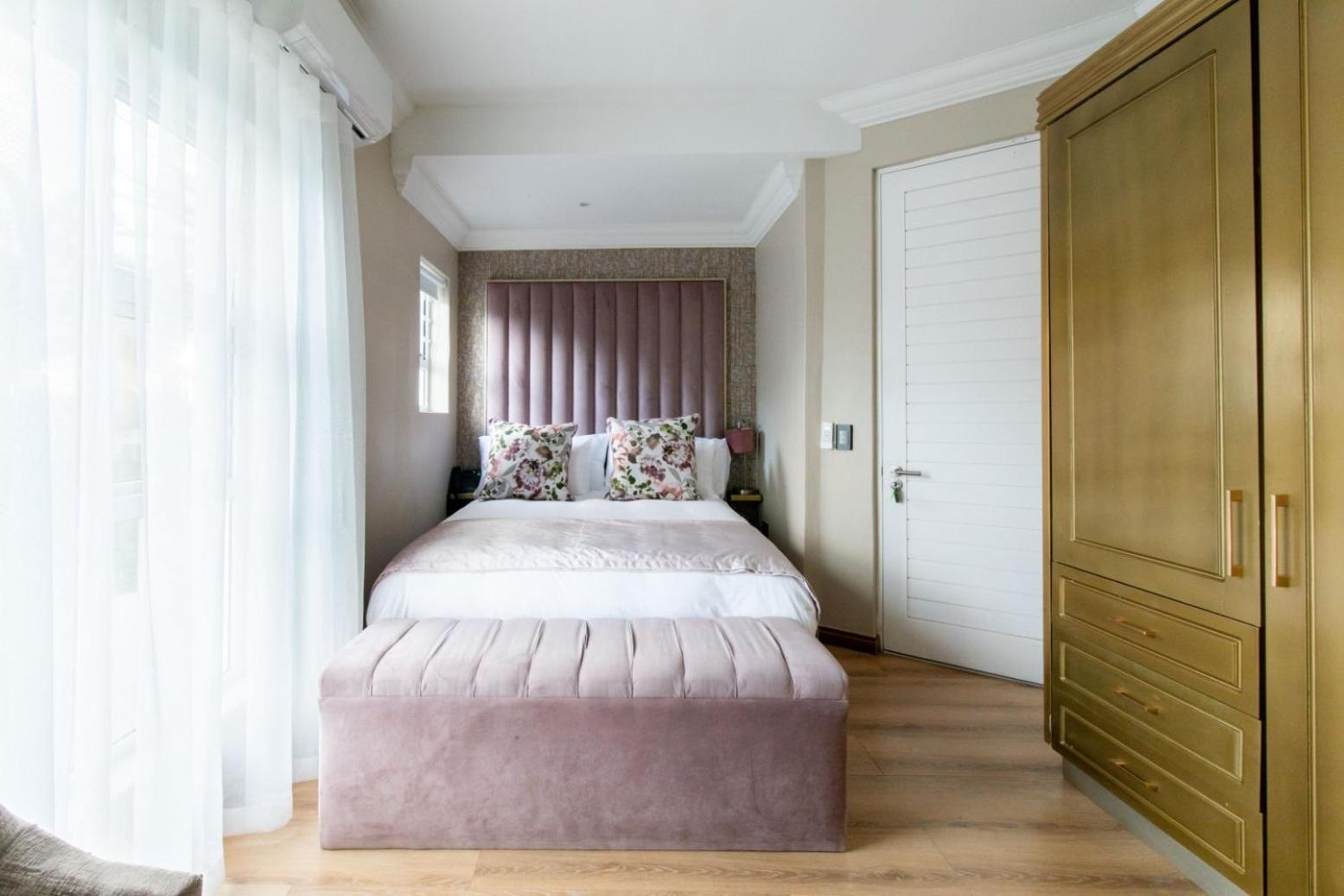 Dolphin Bay Boutique Hotel And Spa พอร์ตเอลิซาเบธ ภายนอก รูปภาพ
