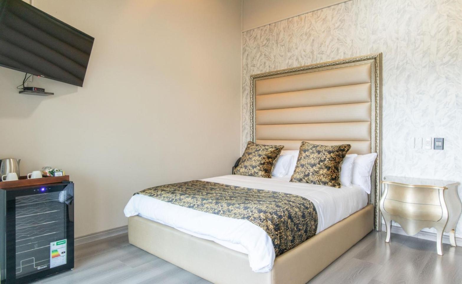 Dolphin Bay Boutique Hotel And Spa พอร์ตเอลิซาเบธ ภายนอก รูปภาพ