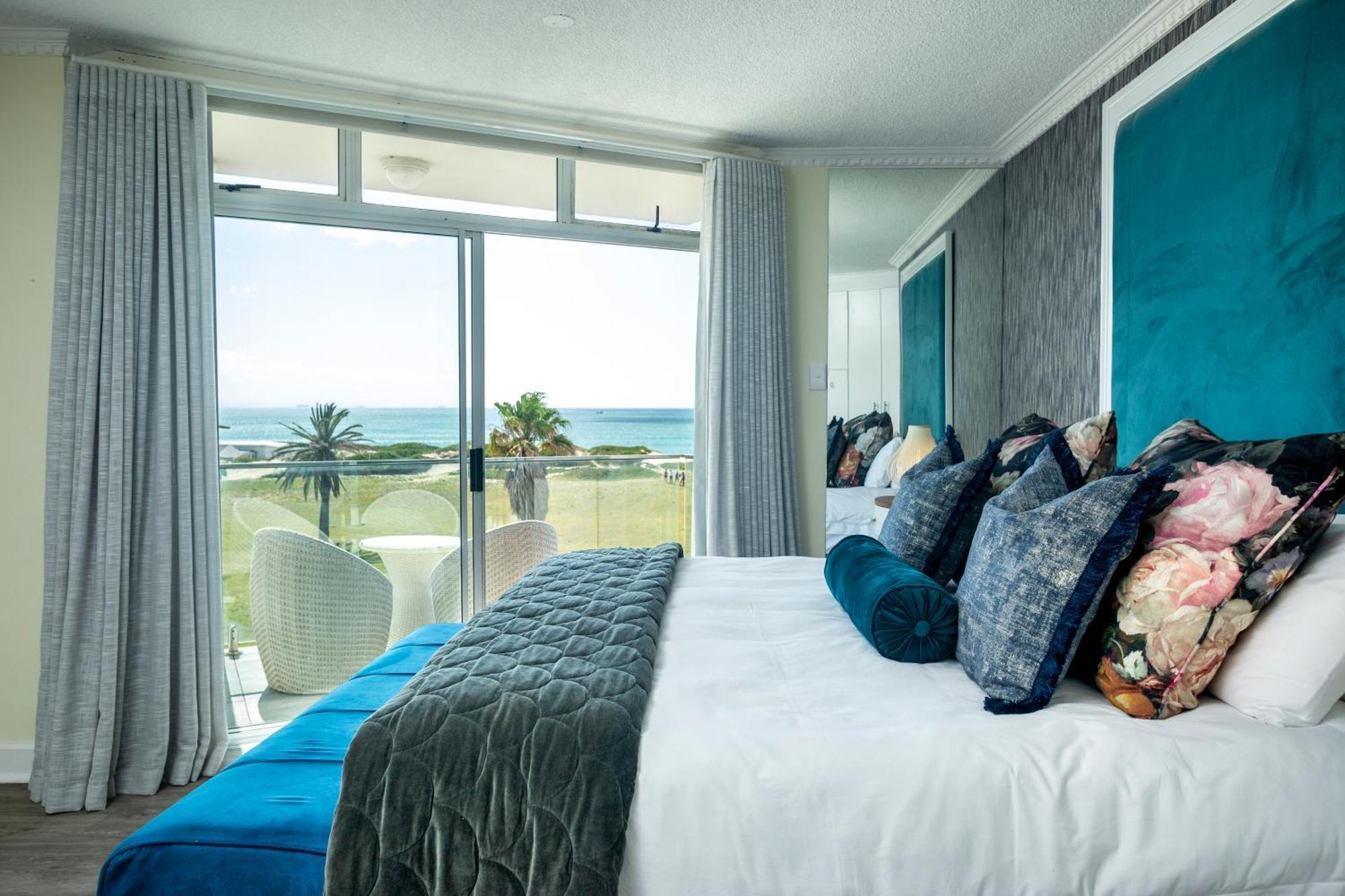 Dolphin Bay Boutique Hotel And Spa พอร์ตเอลิซาเบธ ภายนอก รูปภาพ