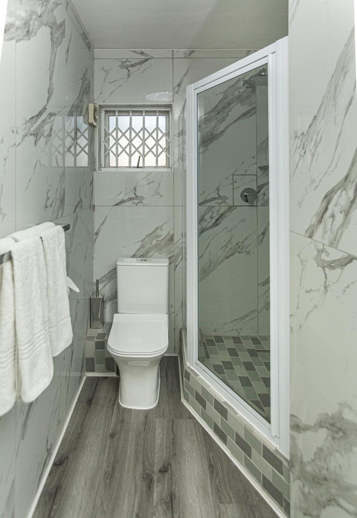 Dolphin Bay Boutique Hotel And Spa พอร์ตเอลิซาเบธ ภายนอก รูปภาพ