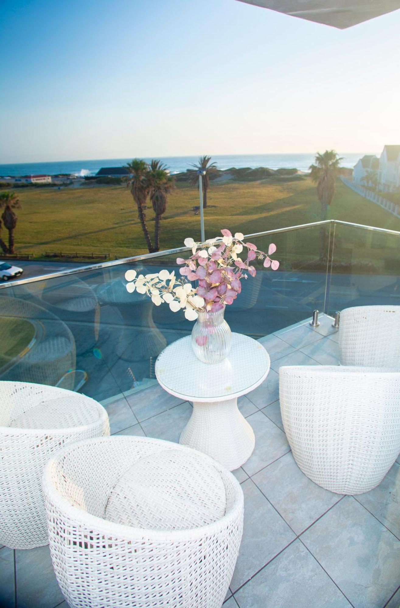 Dolphin Bay Boutique Hotel And Spa พอร์ตเอลิซาเบธ ภายนอก รูปภาพ